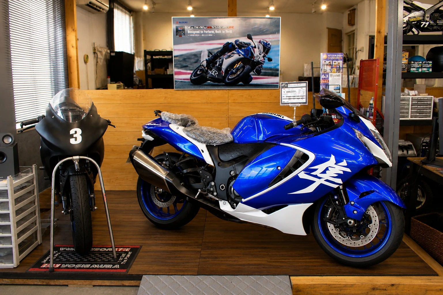 A-Styleショールームに展示されたスズキHayabusa